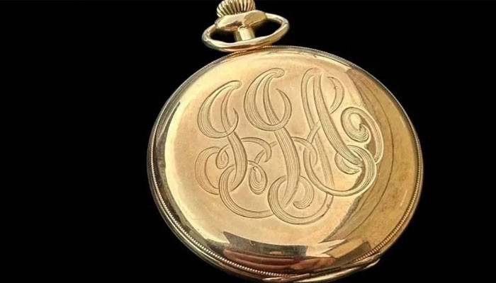 টাইটানিক থেকে উদ্ধার হওয়া স্বর্ণঘড়ি রেকর্ড দামে বিক্রি